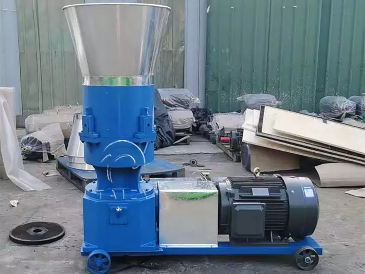 KL-400 animal pellet feed machine shipped to Bukifarnaso