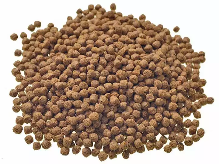 How to choose fish feed pellet size: key to nutritional needs and proper shape